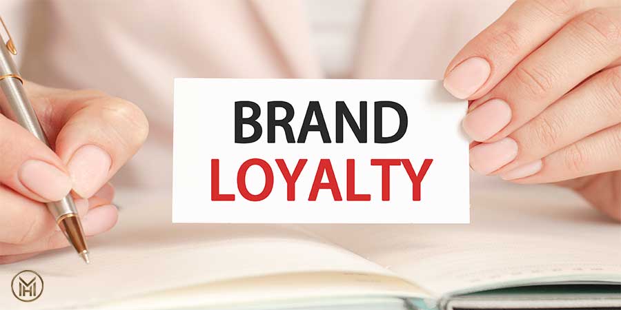 رابطه مستقیم وفاداری به برند با ارزش ویژه برند | وبسایت رسمی دکتر محمد حسین مهریزدان هرچقدر ارزش ویژه برند بیشتر باشد، احتمال وفاداری مشتریان نیز بیشتر میشود. به طور خاص، ارزش ویژه برند میتواند تأثیر مستقیمی بر وفاداری مشتری داشته باشد، زیرا زمانی که برند قوی و قابل اعتماد به نظر میرسد، مشتریان معمولاً به آن وفادارتر میشوند و بیشتر تمایل دارند با آن معامله کنند.| وبسایت رسمی دکتر محمد حسین مهریزدان